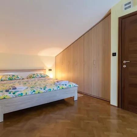 By The Sea Porat, Krk - 19272 Apartment Malinska