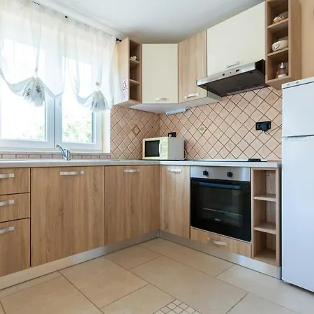 Apartment By The Sea Porat, Krk - 19272 Malinska
