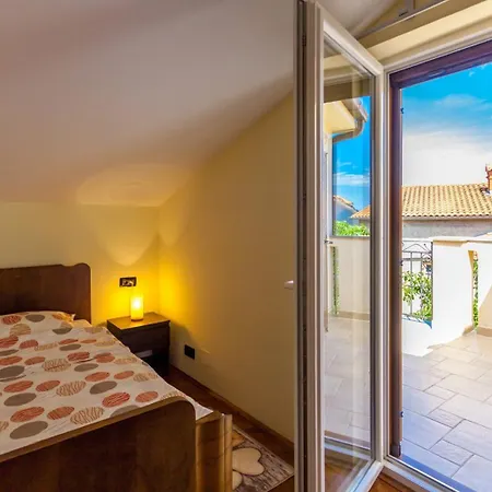 By The Sea Porat, Krk - 19272 Apartment Malinska